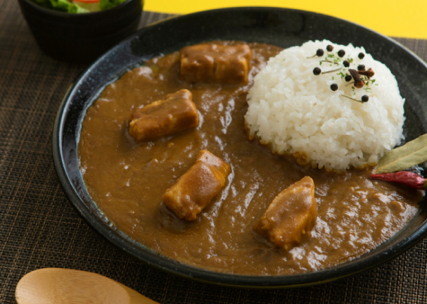 お肉がごろごろ入った贅沢なカレー